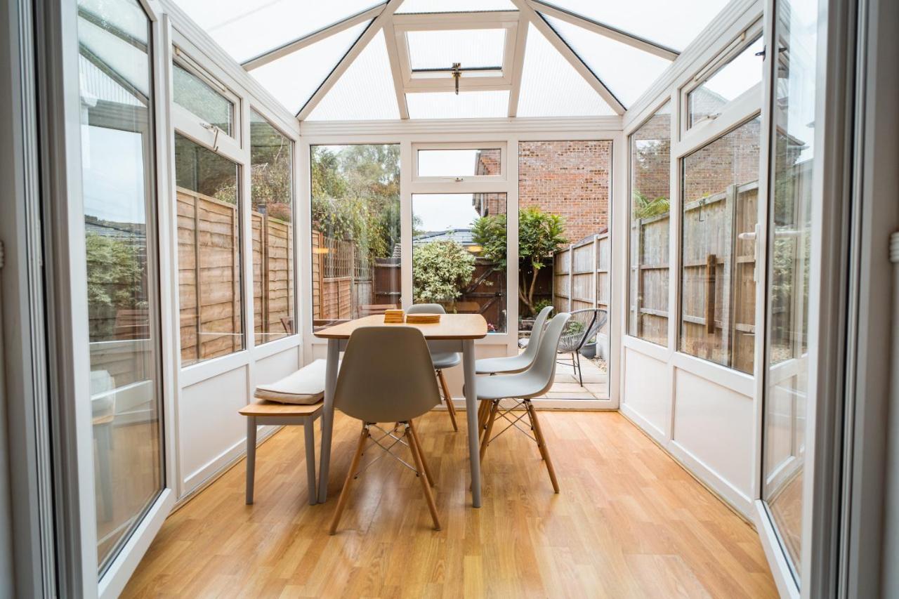 Beautiful Town House With Private Garden And Patio Βίλα Canford Magna Εξωτερικό φωτογραφία