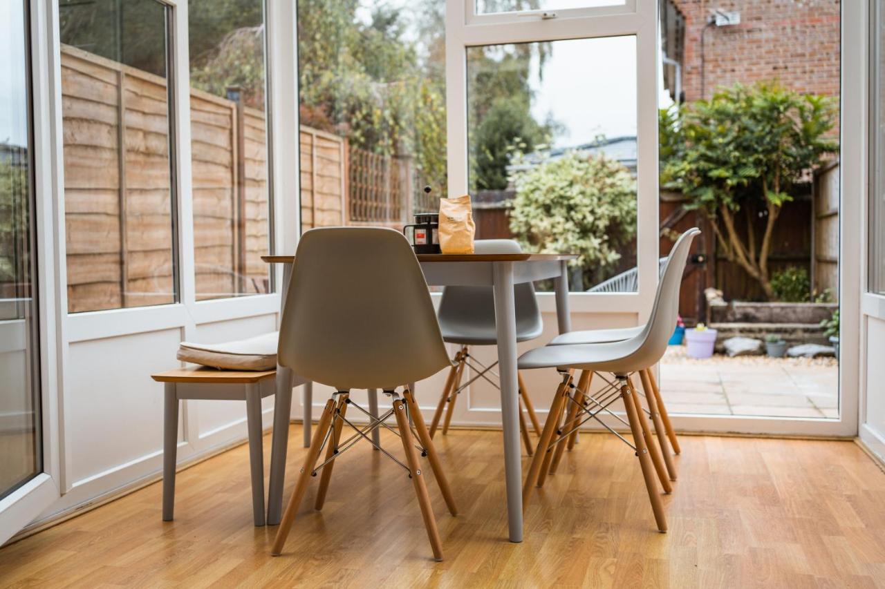 Beautiful Town House With Private Garden And Patio Βίλα Canford Magna Εξωτερικό φωτογραφία