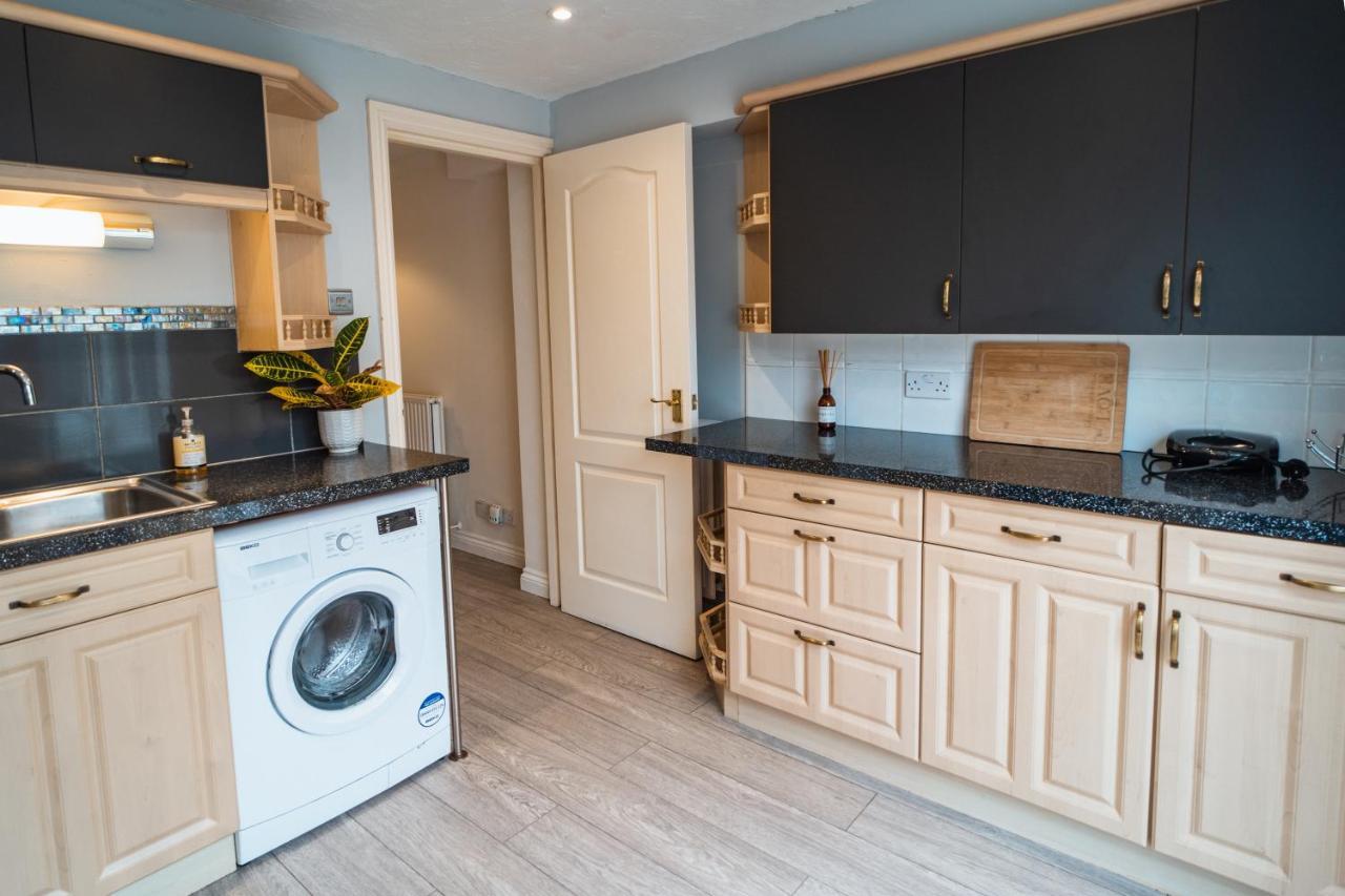 Beautiful Town House With Private Garden And Patio Βίλα Canford Magna Εξωτερικό φωτογραφία