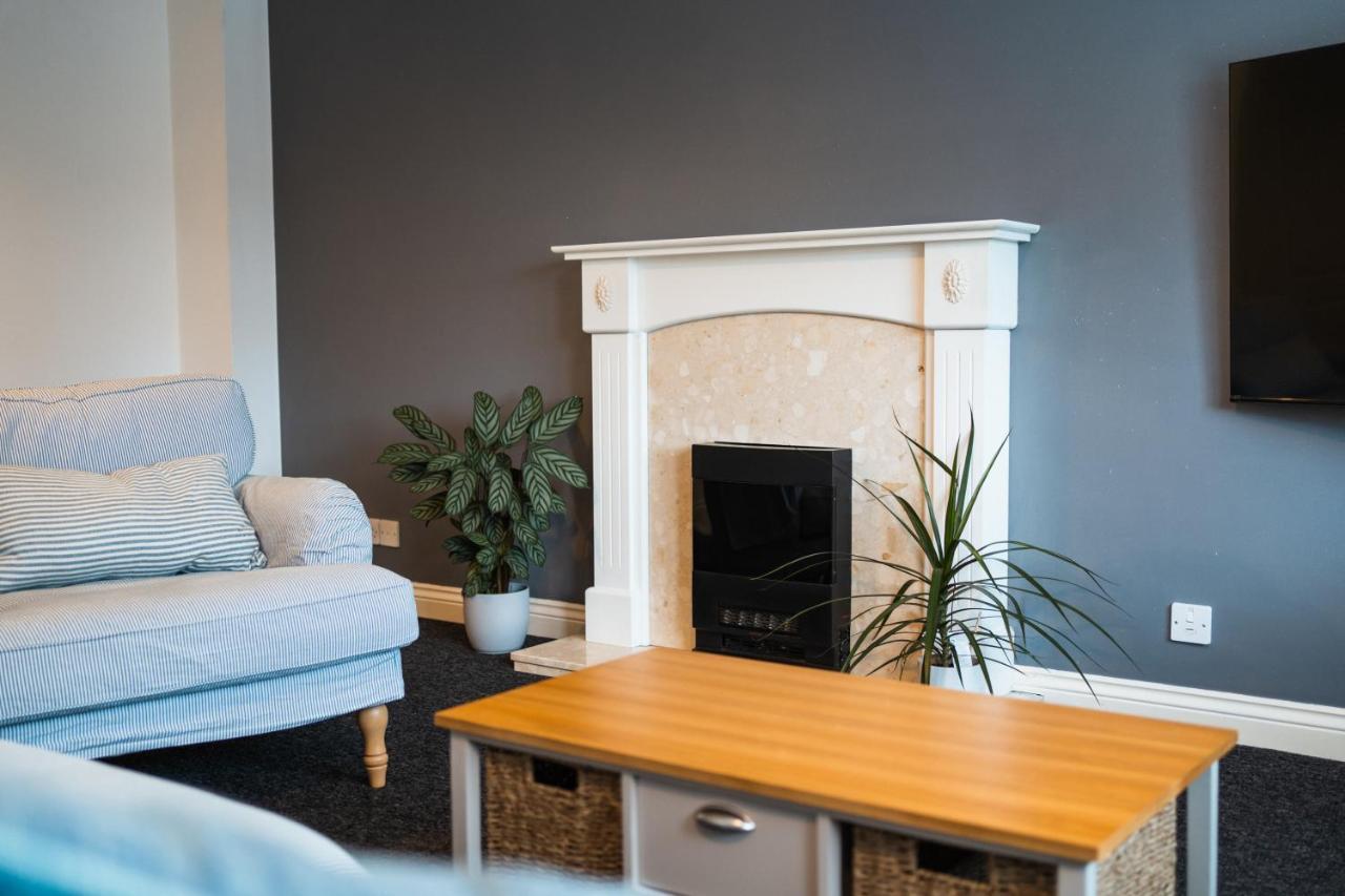 Beautiful Town House With Private Garden And Patio Βίλα Canford Magna Εξωτερικό φωτογραφία