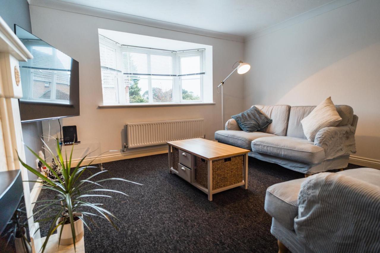 Beautiful Town House With Private Garden And Patio Βίλα Canford Magna Εξωτερικό φωτογραφία